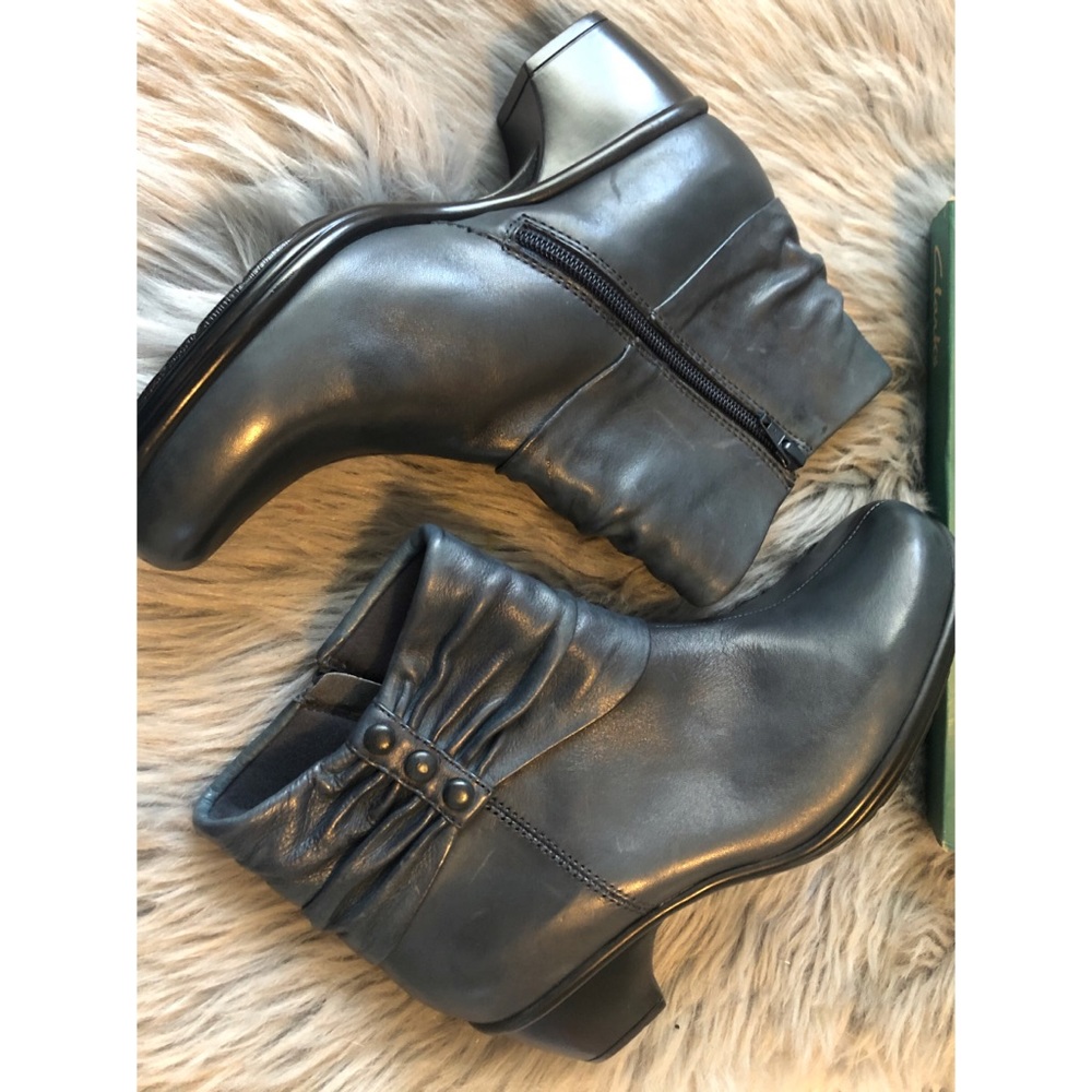 🆕 Clarks Ankle Boots